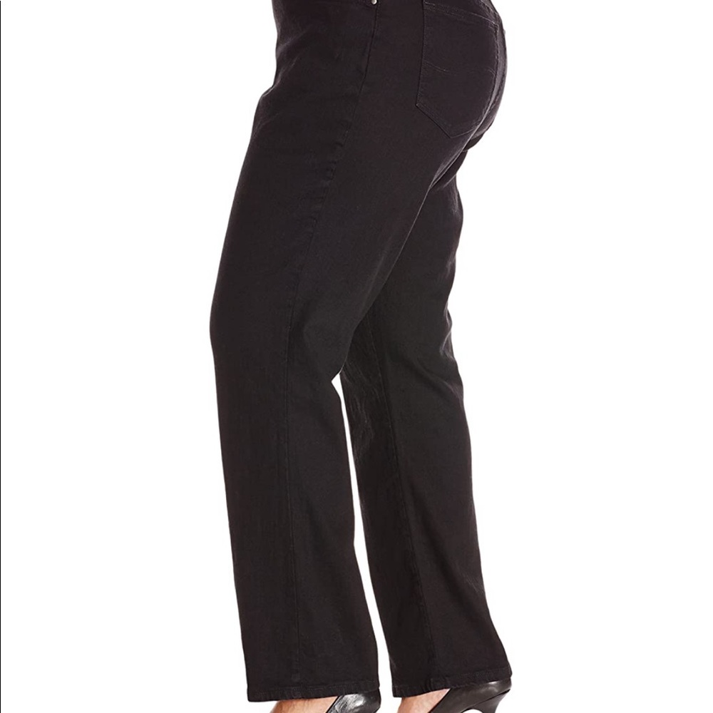 Lee Women’s Relaxed Fit plus Size Straight Leg - Picture 3 of 6